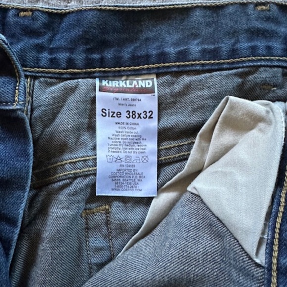 Kirkland Signature Mens dark wash jean 38x32 - Picture 2 of 3